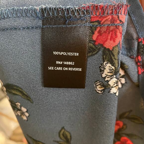 Torrid Size 4X Blue Red Floral High Neck Sleeveless Blouse plus size - Picture 6 of 7